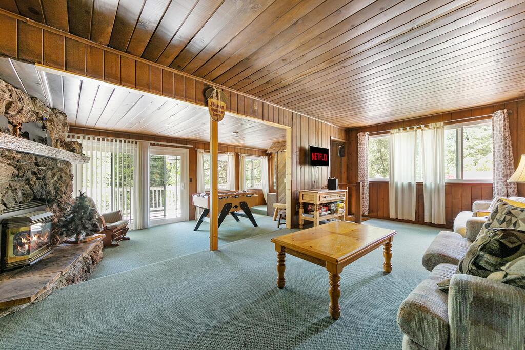 Rustic Cabin Retreat- Mins From Bass Lake - thumb 0