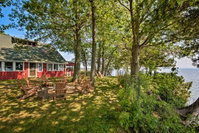 Rustic Lake House on Lake Champlain's Barney Point Tourism Bookings