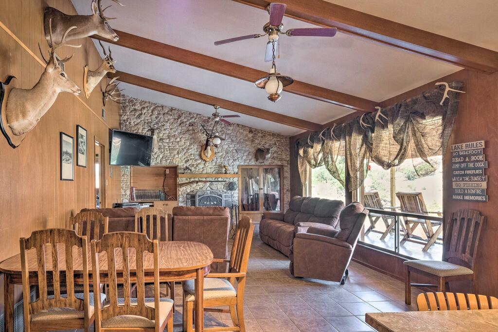 Rustic Lakefront House With Exotic Animals! - thumb 1