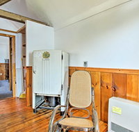 Rustic Lakefront Retreat with Shared Dock & Beach! - Students Accommodation