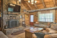 Rustic Log Cabin Less Than 1 Mile to Table Rock Lake Tourism Bookings