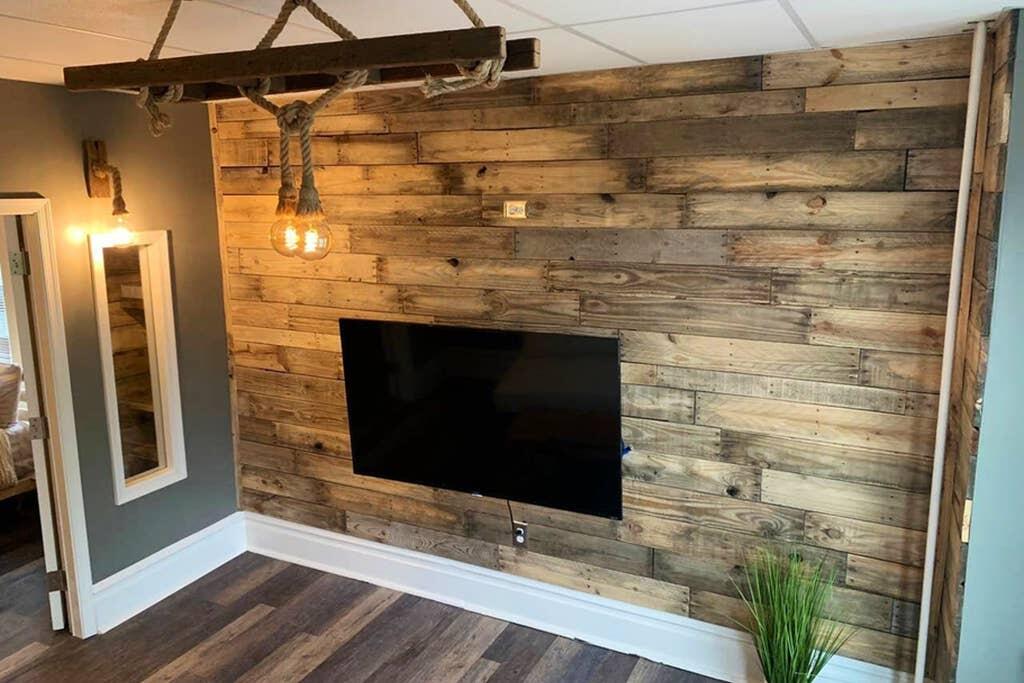 Rustic Riverfront Retreat In Midtown Harrisburg Near Hershey - thumb 0