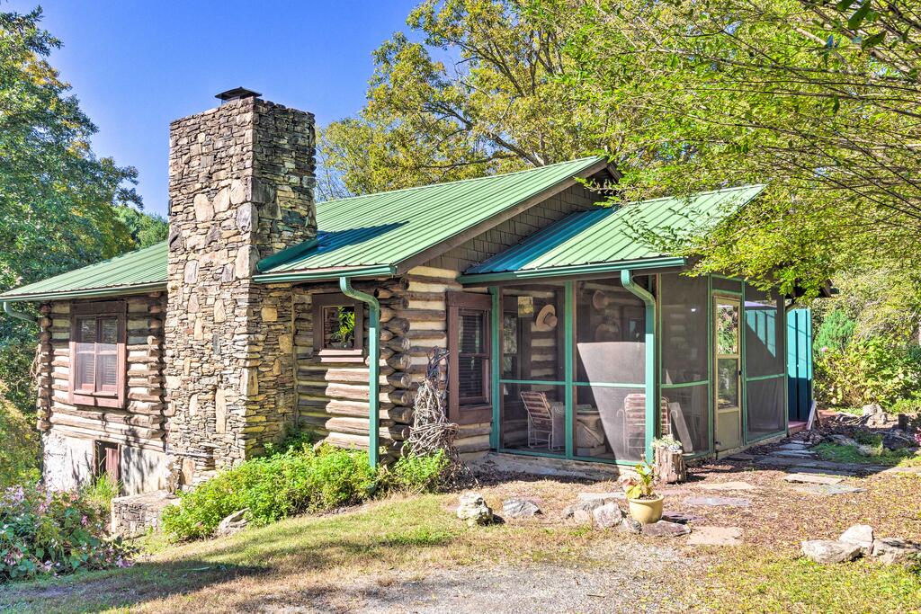 Rustic-Yet-Cozy Cabin With Views, 12Mi To Asheville! - thumb 0