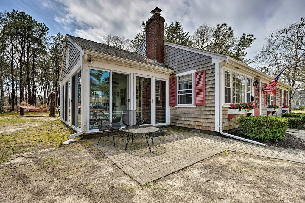 S. Yarmouth Family Home 3-Min Walk To Beach! - thumb 3