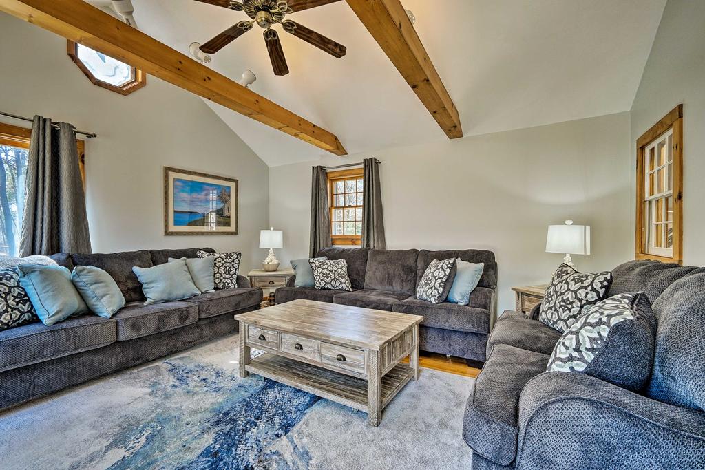 S. Yarmouth Family Home 3-Min Walk To Beach! - thumb 0