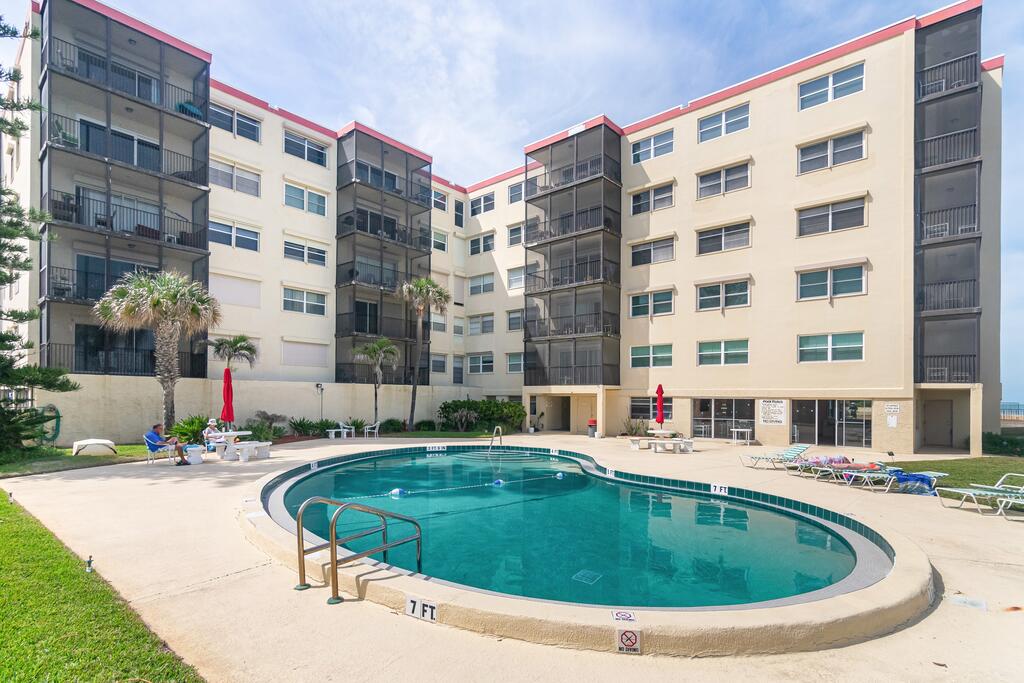 Satellite Beach Front Oasis - thumb 3