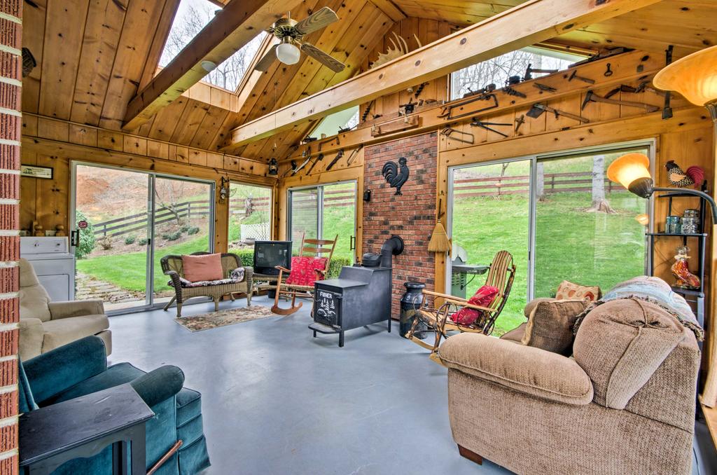 Scenic Mtn Home By Chestnut Ridge, Near Asheville! - thumb 3