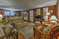 Seaside Park Apt with Outdoor Shower- Walk to Beach Hotels Santiago