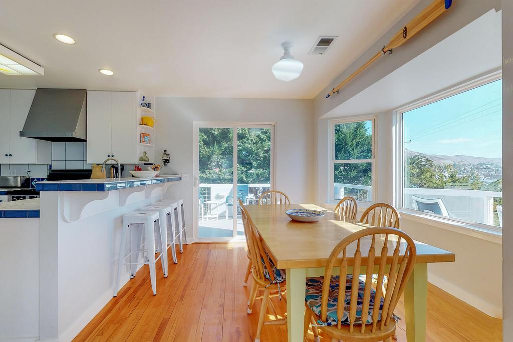 Seaside Strolls - thumb 0