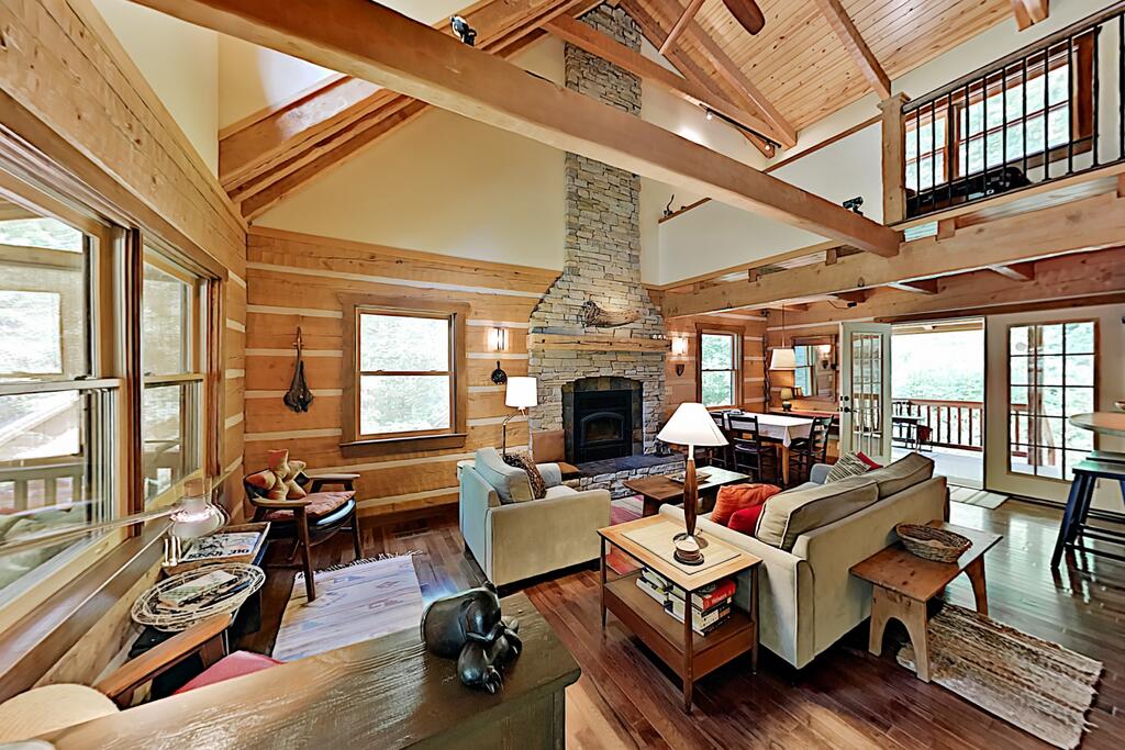 Secluded Creekside Cabin - Modern 150-Acre Estate Cabin - thumb 2