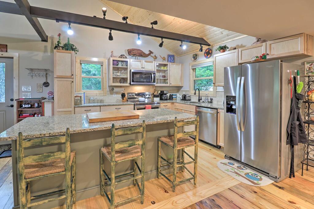 Secluded Pisgah Nat'l Forest Retreat With Views - thumb 1