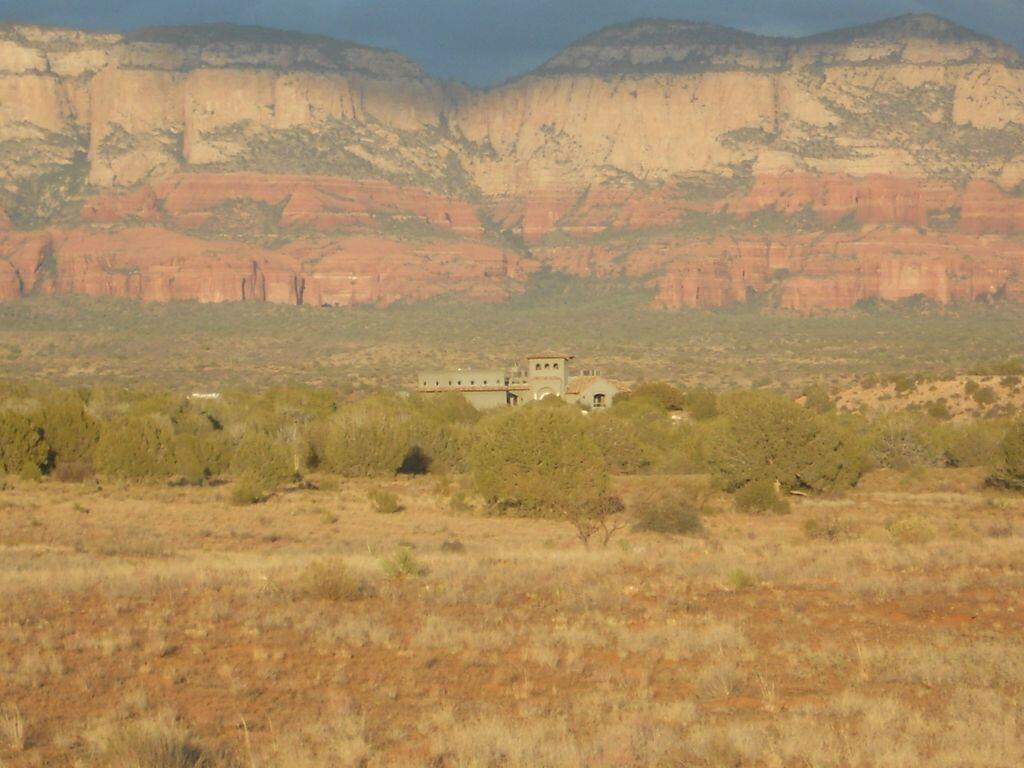 Sedona Luxury - Surrounded By Privacy - Pool Home - thumb 1