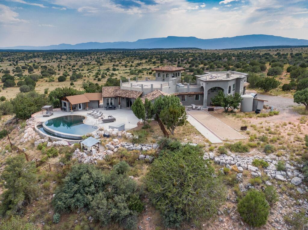 Sedona Luxury - Surrounded By Privacy - Pool Home - thumb 0