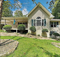 Serene 5-Acre Retreat - 2 Kitchens 3 Living Areas home - Tourism Bookings