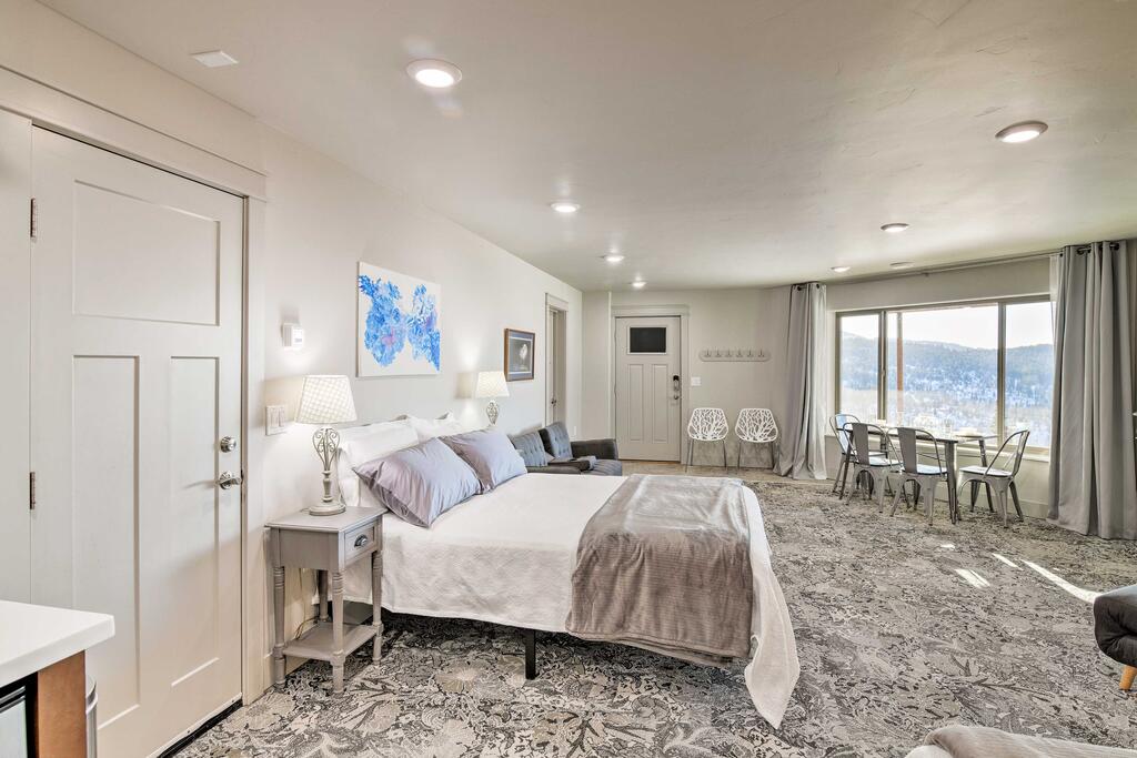 Serene Anchorage Getaway W/ Mountain Views! - thumb 1