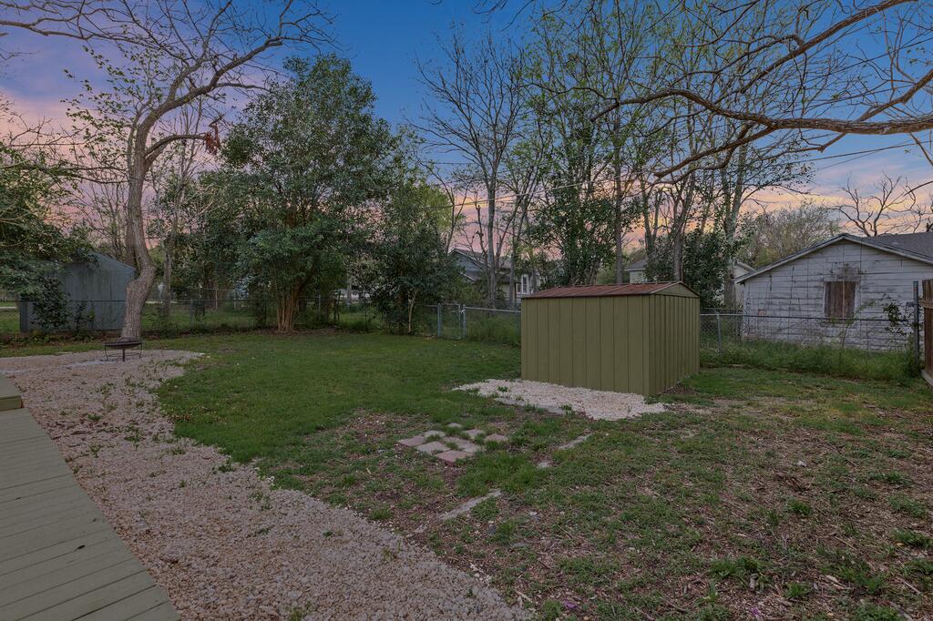 Serenity On 2nd-Updated Cute Modern Home W/Large Outdoor Area! - thumb 1