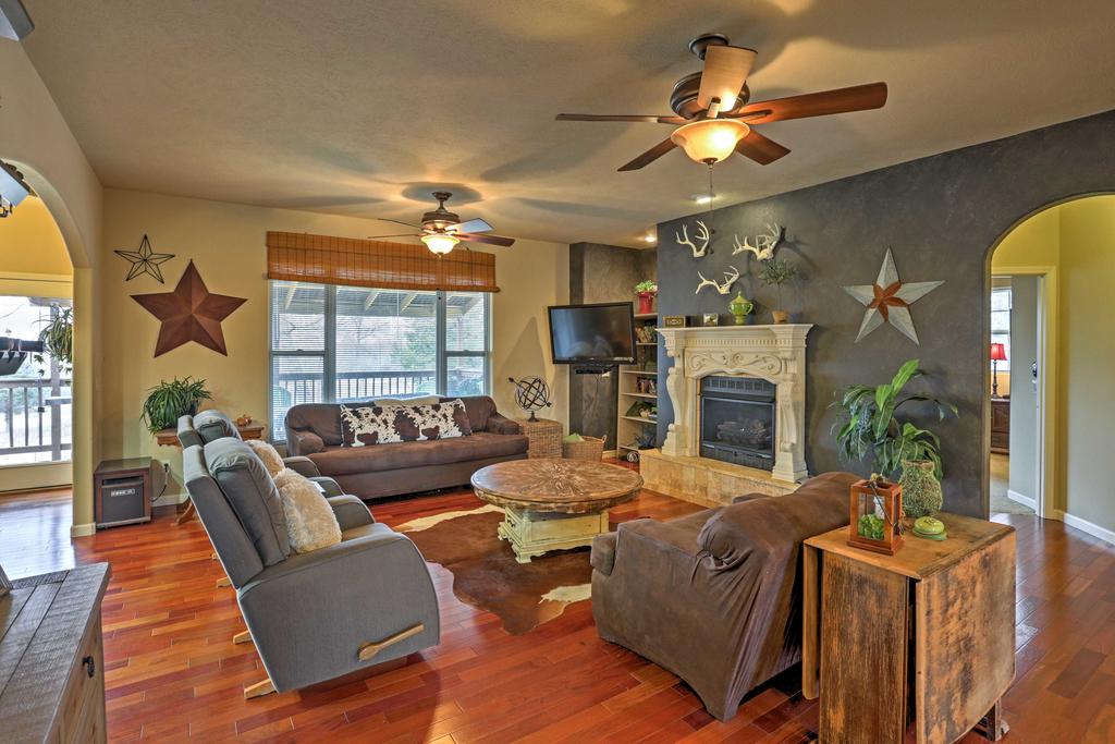 Shell Knob House With Hot Tub, Canoe, & Dock Access! - thumb 2
