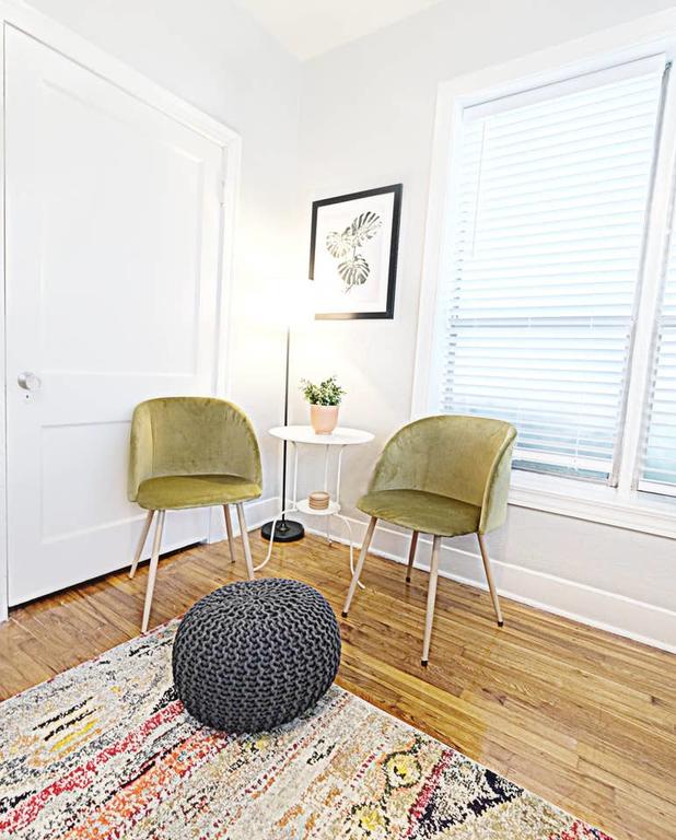 SHELTER IN PLACE HERE! TrendyCityFlat On Vickery - thumb 3