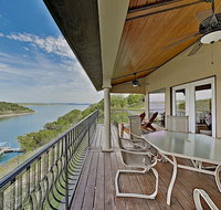 Shiraz Haus on Lake Travis - USA Accommodation