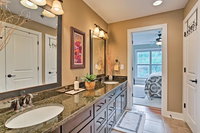 Silver Point Condo with Lake View by Hurricane Marina USA Accommodation