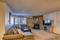 Skier's Paradise Ski-In and Ski-Out Resort Condo Tourism Bookings