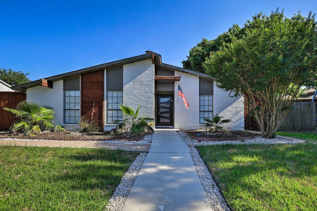 Sleek Grand Prairie Home - 10 Mi To Arlington - thumb 3