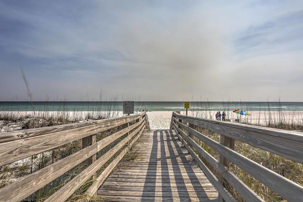 Sleek Pensacola Beach Condo With Patio-Walk To Beach! - thumb 0