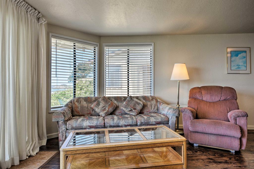 Smith River Vintage Cabin W/Oceanfront Deck+Views! - thumb 3