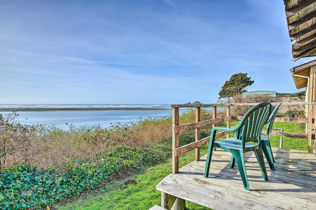 Smith River Vintage Cabin W/Oceanfront Deck+Views! - thumb 0