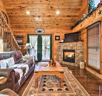 Smoky Mtn Escape w/Hot Tub, 7Mi to Natl Park - Tourism Bookings