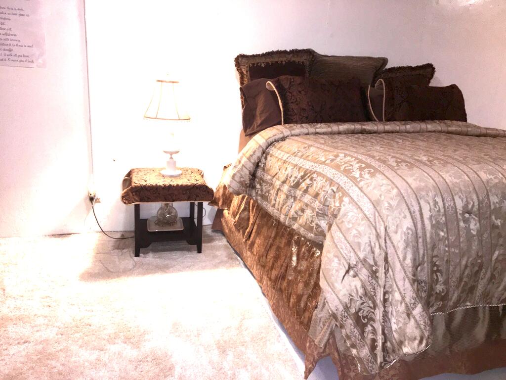 Softest Bed In Michigan Billiard Suite - thumb 1