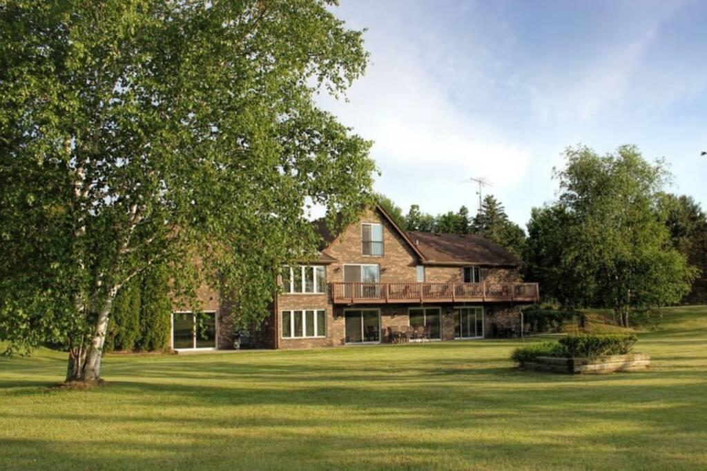 Solitude Inn On The Green - thumb 0