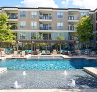 Sonder  Reverchon Park - USA Accommodation