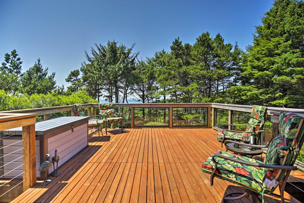 South Beach Home With Hot Tub, Deck - Walk To Ocean! - thumb 2