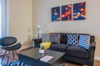 Southside 1 BR Apt with Parking by Frontdesk Tourism Bookings