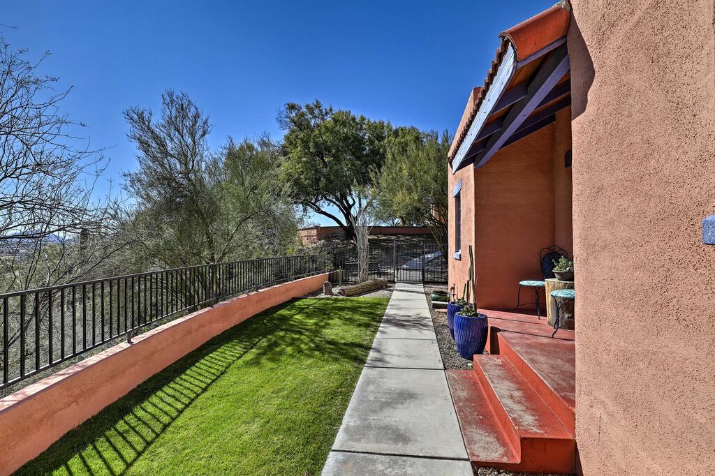Southwestern Estate W/Views; Explore Tucson! - thumb 3