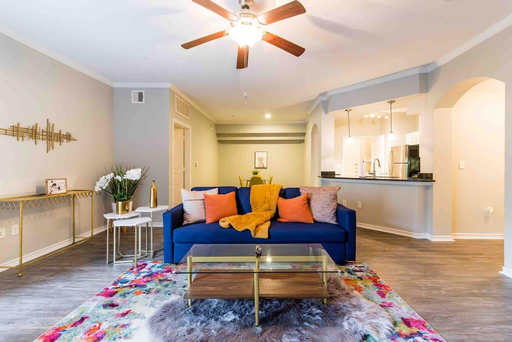 Spacious Dallas Apartment Attached 1 Car Garage - thumb 2