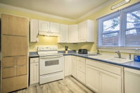 Spacious Dtwn Home - 1 Mi to UNC Chapel Hill Tourism Bookings