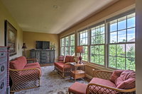 Springfield House w/ Patio - 30 Min. to Branson Hotels Santiago