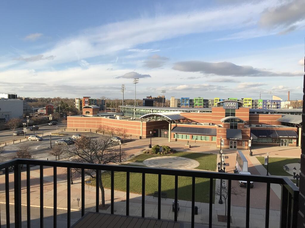 Stadium Condo With View - thumb 2