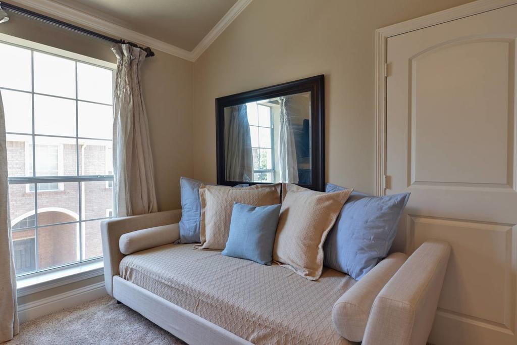 Staylooms Classic Luxury Home | East Dallas - thumb 2