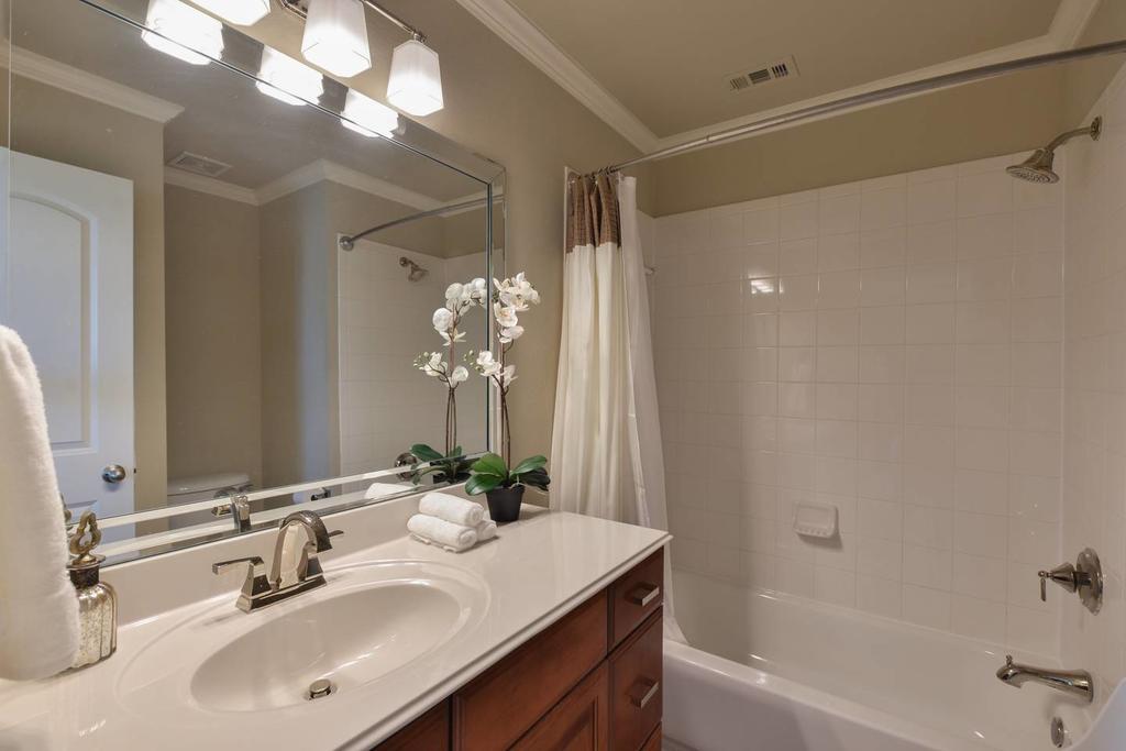 Staylooms Classic Luxury Home | East Dallas - thumb 3