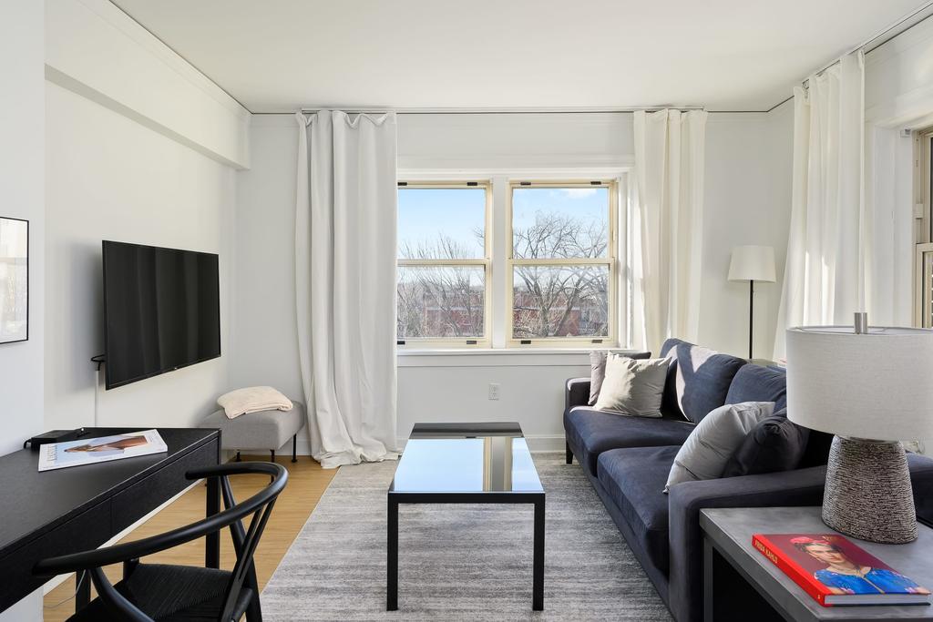 Steps To Shops, Eats, Easy Access + W&D, Zencity - thumb 3