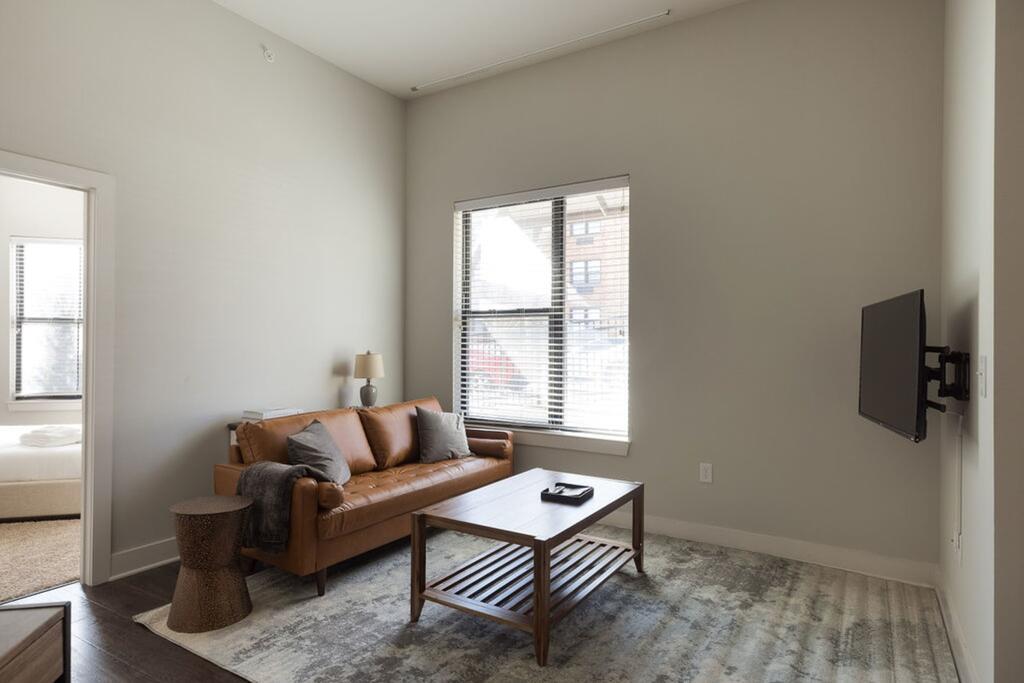 Steps To Shops, Eats, Museum With Free Parking & WD By Zencity - thumb 0