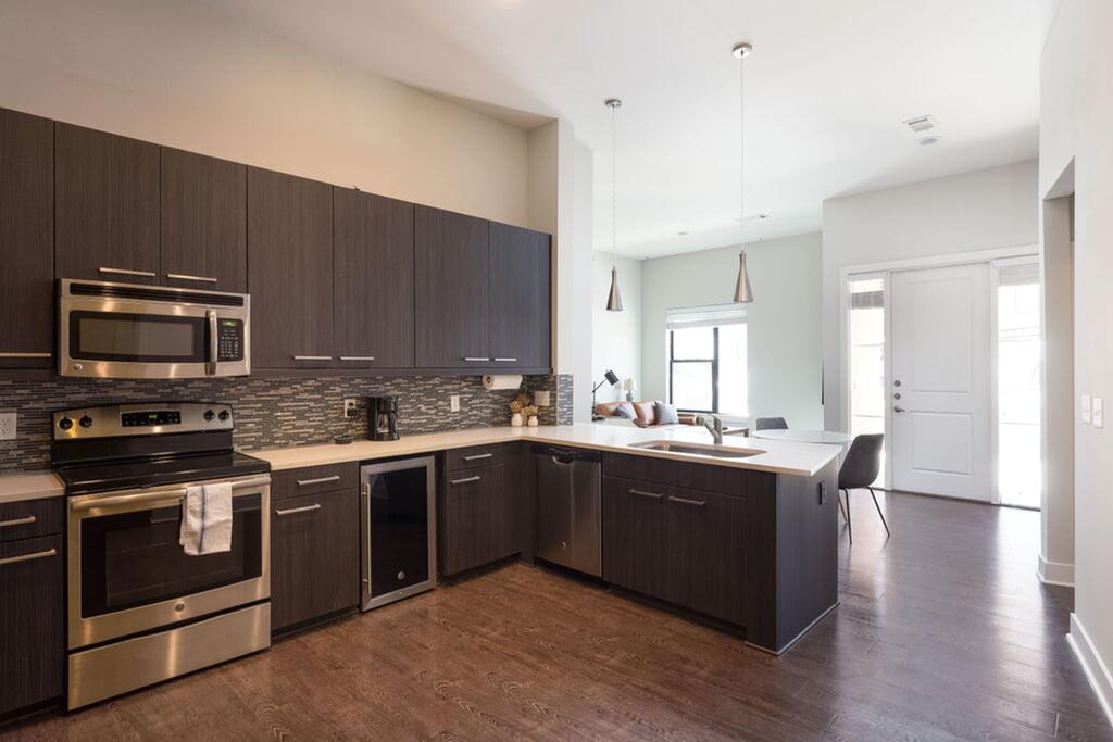 Steps To Shops, Eats, Museum With Free Parking & WD By Zencity - thumb 3