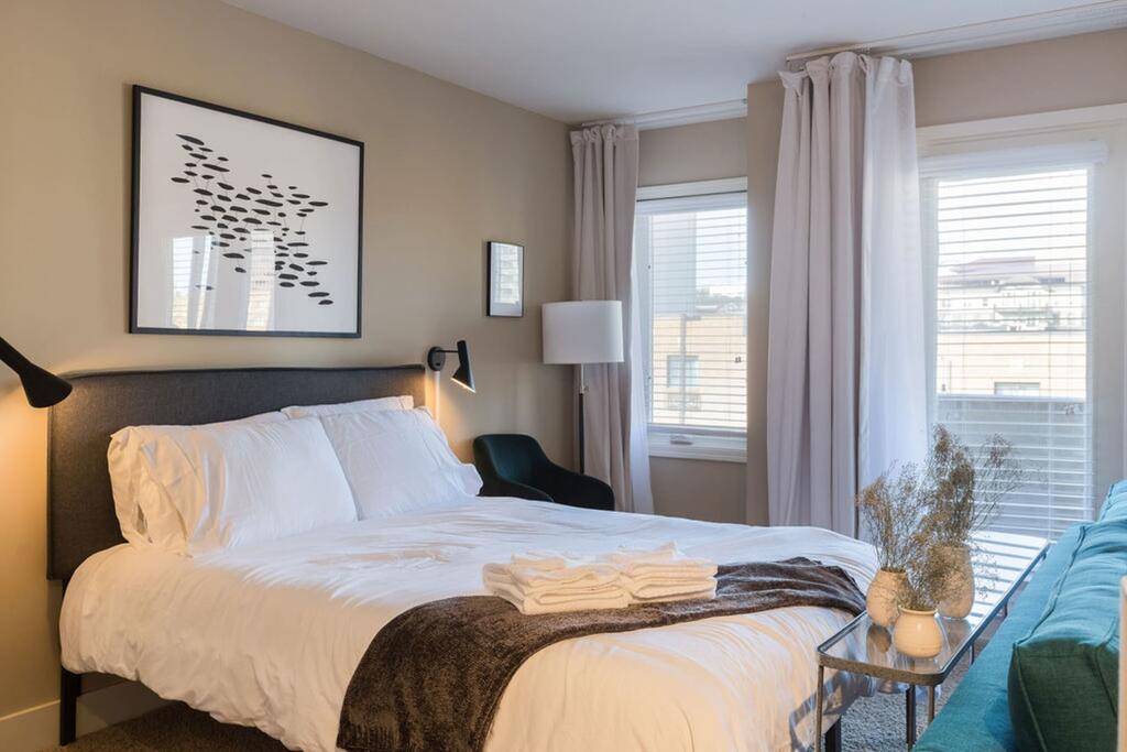 Steps To Shops, Eats, Museum With Free Parking & WD By Zencity - thumb 3