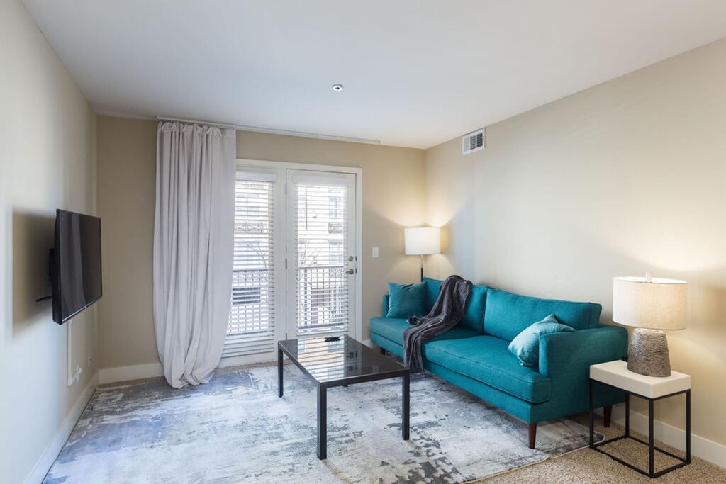 Steps To Shops, Eats, Museum With Free Parking & WD By Zencity - thumb 0