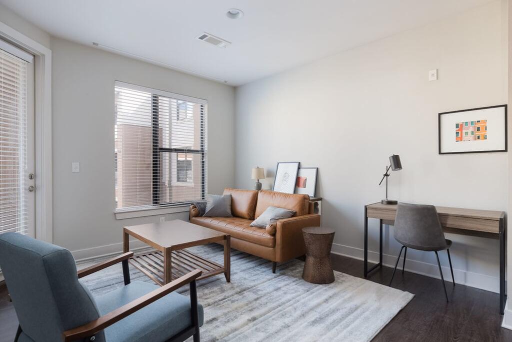 Steps To Shops, Eats, Museum With Free Parking & WD By Zencity - thumb 0