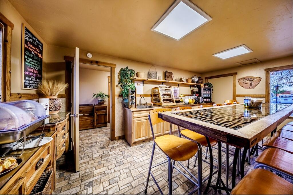 Stone Lizard Lodging - thumb 2