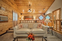 Studio with Deck Near Thorncrown Chapel  Lakes Tourism Bookings